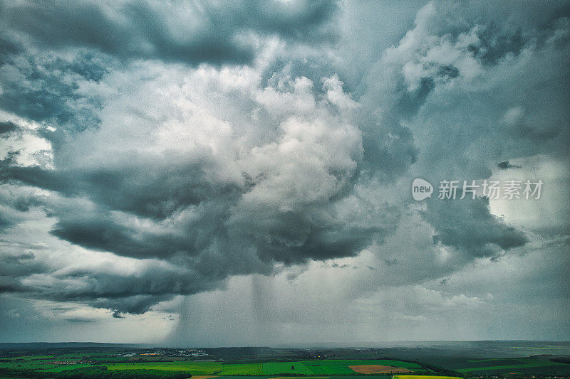 天气/大雨/阴云/气候变化